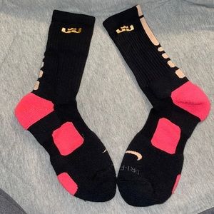 Women’s Nike elites